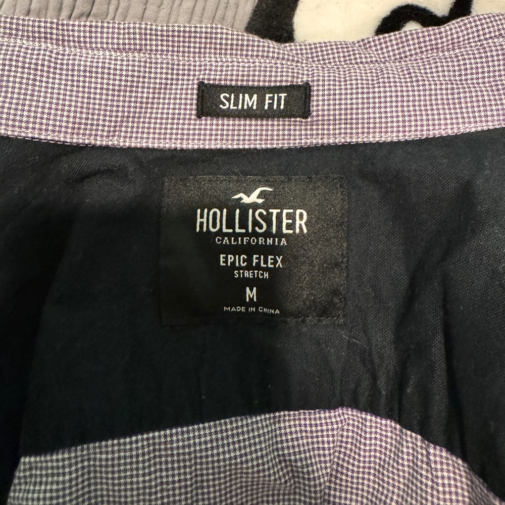 Hollister Slim Fit Button Up - Picture 2 of 4